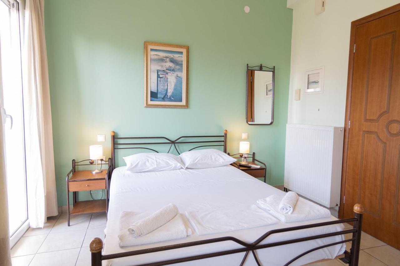 Tsertos Apartments Kamena Vourla Bagian luar foto