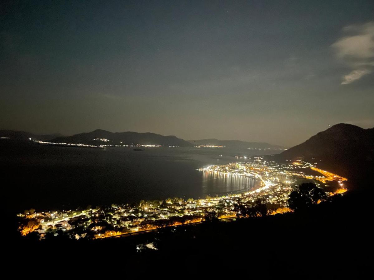 Tsertos Apartments Kamena Vourla Bagian luar foto