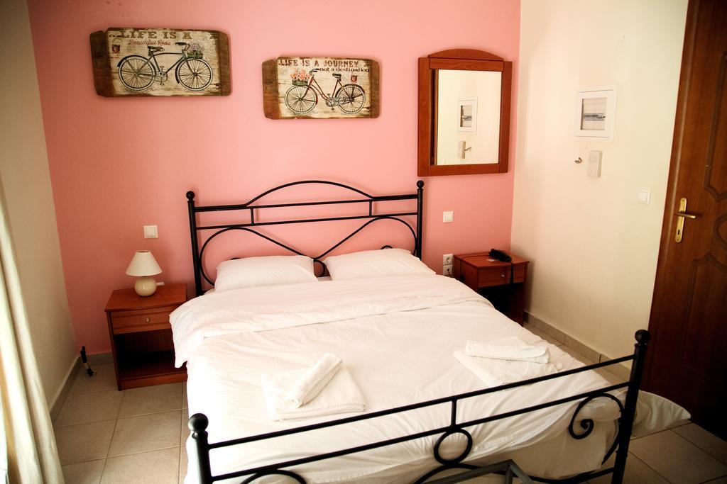Tsertos Apartments Kamena Vourla Bagian luar foto