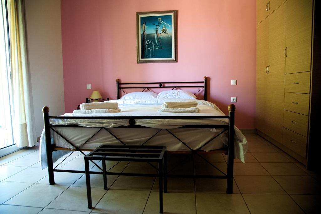 Tsertos Apartments Kamena Vourla Bagian luar foto
