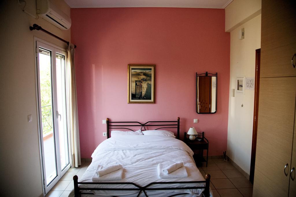 Tsertos Apartments Kamena Vourla Bagian luar foto