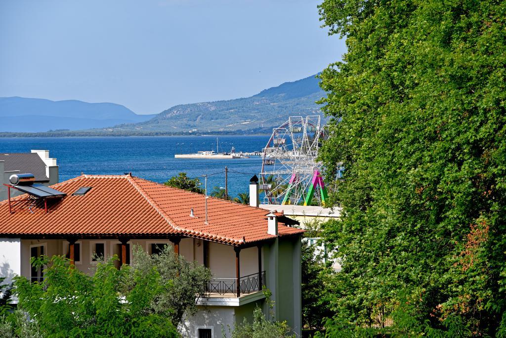 Tsertos Apartments Kamena Vourla Bagian luar foto