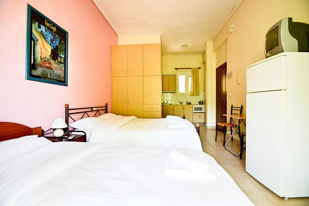 Tsertos Apartments Kamena Vourla Bagian luar foto