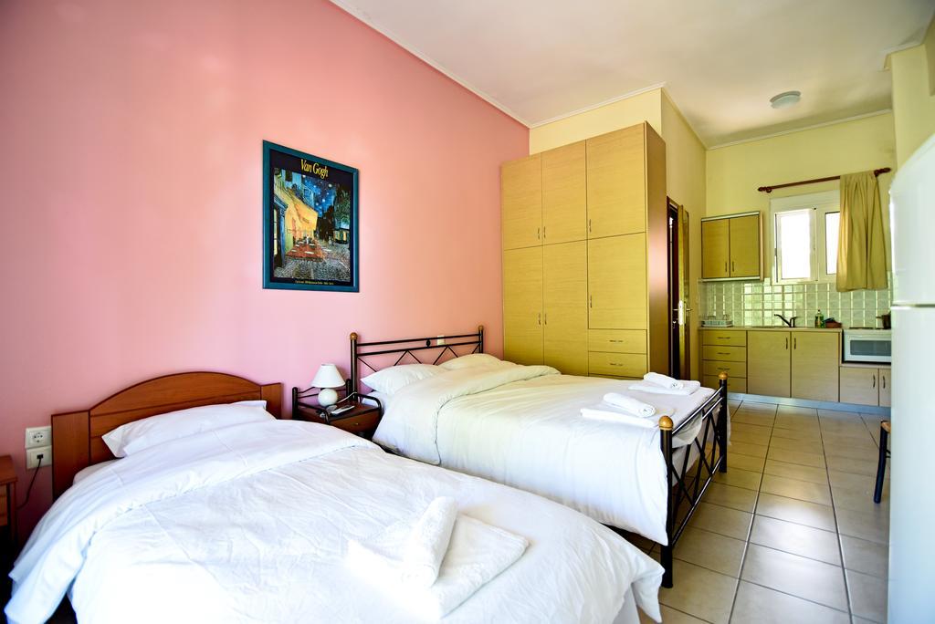Tsertos Apartments Kamena Vourla Bagian luar foto
