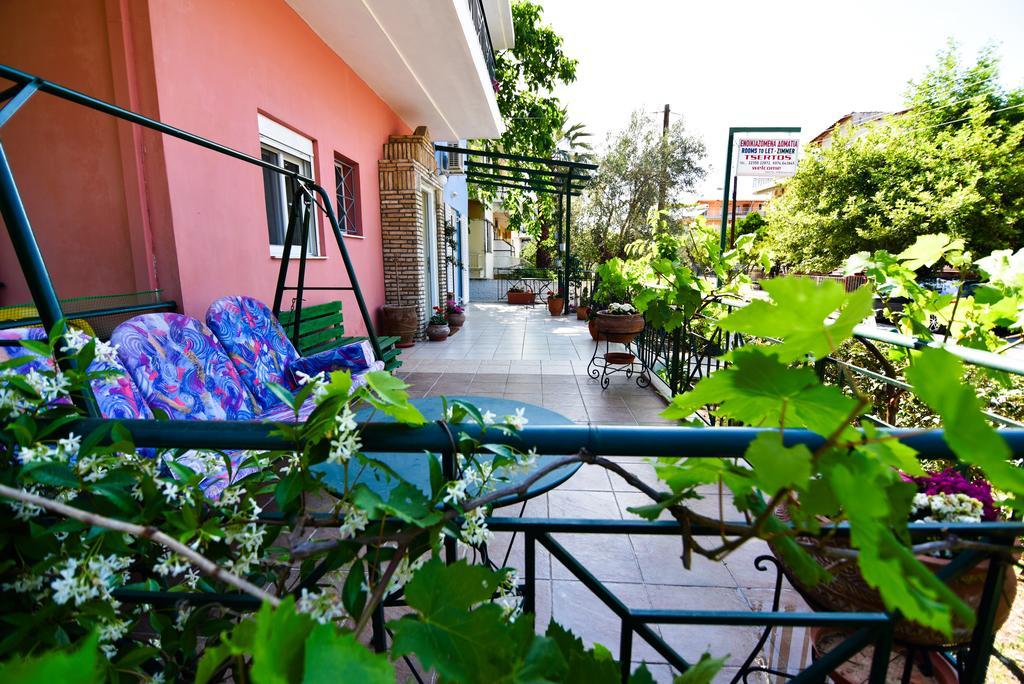 Tsertos Apartments Kamena Vourla Bagian luar foto